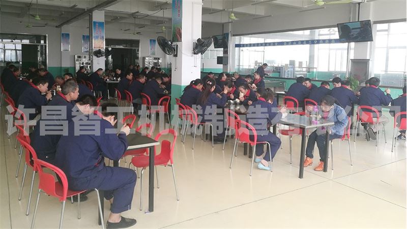 強(qiáng)化“食堂”管理，保障“舌尖”安全 許昌智工餐廳